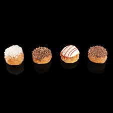 Boule De Neige Choux Croustiallant Creme A La Vanille Chocolat Blanc Boule De Neige Gourmandise Friandises