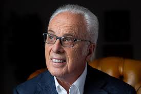 Sarah Jones: "Can't say I'm all that shocked that the NYT obituary for John  MacArthur omits the fact that he repeatedly urged women to stay with their  abusive husbands www.nytimes.com/2025/07/15/u..." — Bluesky
