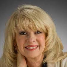 Cynthia Tesh's Instagram, Twitter & Facebook