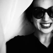 שיר שכתבתי על זוגיות רבת שנים, שהלחין ברי סחרוף- שיתוף פעולה ראשון מאז  ״ארוץ אליך״ הותיק… Or Edry המופלאה הפיקה וYosi Kufeld צייר בכישרון. את השיר  נבצע במופע בו אארח את ברי