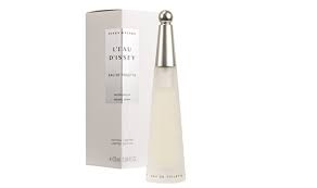 Iya kali ini saya akan mereview lebih dalam tentang minyak wangi. 25 Parfum Wanita Terbaik Dengan Wangi Tahan Lama Updated 2021 Bukareview
