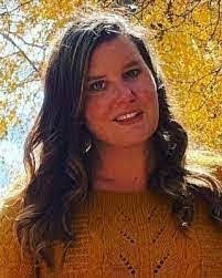 Laura Clutinger's Instagram, Twitter & Facebook