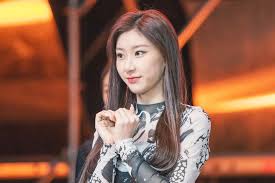 Chaeryeong (채령) is a south korean singer and rapper under jyp entertainment. 200605 Jyp Fans Update Happy Birthday Chaeryeong Kpopping