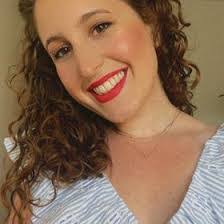 Melanie Hann's Instagram, Twitter & Facebook