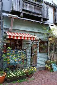 hattifnatt cafe kōenji japan via 雑 パティシエ 高円寺で 秘密基地みたいなカフェに潜入 hattifnatt cafe design cozy cafe exterior