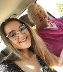 Courtney Leslie's Instagram, Twitter & Facebook