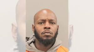 Suspect wanted in connection to fatal shooting outside SW Houston store