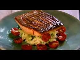 Gordon Ramsay Crispy Salmon Gordon Ramsay Recipe Gordon Ramsey Recipes Cooking Salmon