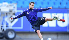 He also represents the austrian national team. Hannover 96 Will Louis Schaub Ausleihen