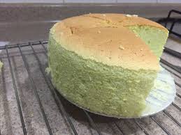 Pin By Joan Tan On Pandan Sponge Cake In 2020 Light Desserts Sponge Cake Cake