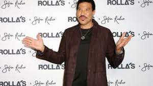 Coronavirus Lionel Richie Envisage Un Remake De We Are The World