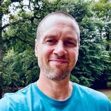 Simon Knight (@sjpknight)