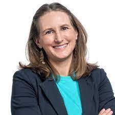 Diana Capelo's Instagram, Twitter & Facebook