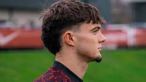 Man United U18s keep U18 Premier League title hopes alive with victory at  Forest