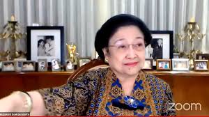 Megawati dikenal sebagai presiden indonesia ke 5 menggantikan kh abdurrahman wahid atau gusdur sebagai presiden. Ssctxhnwianwkm