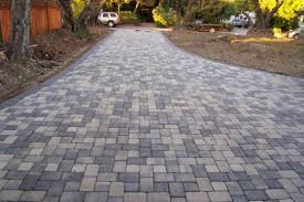 15 Paving Stone Driveway Design Ideas Digsdigs Driveway Design Stone Driveway Driveway Landscaping