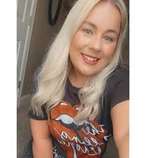 Ashlee Howerton (@AshleeTahler)