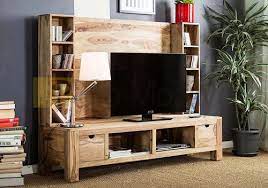 Salonunuzun metrekarelerine ve televizyon ebadınıza uygun bir tv ünitesi modeli seçmezseniz paranızı da zamanınızı da boşa harcamış olursunuz. Agacin Dogalligi Uygun Fiyatli Ahsap Tv Uniteleri Ile Odanizda