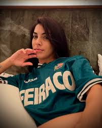 💚Galician elegance in green💚 The away shirt of Deportivo La Coruña  1997/00, crafted by Adidas and featuring the iconic Feiraco sponsor, is one  of the most cherished gems of Spanish football. With