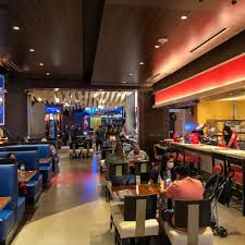 The world's first hell's kitchen restaurant, inspired by gordon ramsay's hit tv series hell™s kitchen turns up the heat at caesars palace las vegas hotel & casino. Gordon Ramsay Burger At Planet Hollywood In Las Vegas