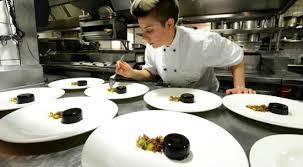 Gracias a nuestros cursos de cocina a distancia vas a poder aprender a hacer todo aquello que siempre has querido, desde las mejores preparaciones de la gastronomía española hasta la comida hindú más auténtica. 5 Sitios Donde Recibir Cursos De Cocina En Valencia Dolcecity Com