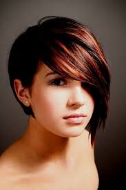 Sa nouvelle coupe de cheveux inspire ses abonnés ! Coiffure Cheveux Courts Pour Visage Rond Beaux D