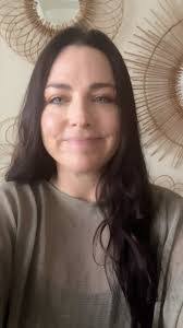 Amy Wake's Instagram, Twitter & Facebook