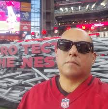 What is the best time to get autographs and photos during spring training?