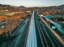 中国 国家 干线 公路 系统 ; China Inaugura La Primera Carretera Solar Que Permite Recarga En Marcha