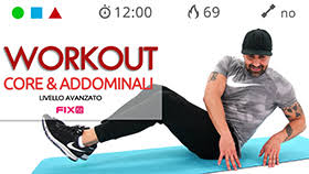 Mettetevi a carponi, allungando indietro una gamba e poi l'altra; 7rgwywtv6cuxbm