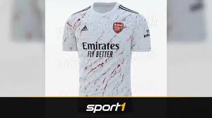 Das adidas fc arsenal trikot ist von der einzigartigen atmosphäre im emirates stadion inspiriert und kommt mit einem auffälligen design in orange und blau. Blutspritzer Look Neues Arsenal Trikot Sorgt Fur Spott Sport1 Youtube