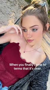 Amber Calo's Instagram, Twitter & Facebook