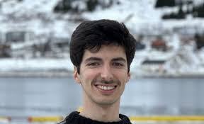 Laura Mun's Instagram, Twitter & Facebook