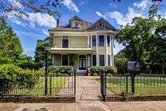 Sweet House Dreams 1904 Victorian In Pensacola Florida Old Houses Historic Homes Historic Homes For Sale