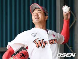 Louis cardinals of major league baseball (mlb). ë¹„ì‹œì¦Œë§ˆë‹¤ ì™¸ëª¨ í'ì—­ì‚¬ ê°±ì‹  ì¤'ì¸ ê¹€ê´'í˜„ Jpg 1boon