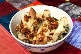 Spicy Rice Noodles With Razor Clams Recipe On Food52 Recipe Clams And Mussels Recipe Razor Clams Recipe Recipes