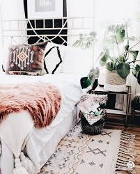 You just need to peruse instagram feeds, design shows, and coffee table books to agree. Pin By Tatiana Armstrong On Bed Bedroom Design Bedroom Decor Bohemian Style Decor Bedroom