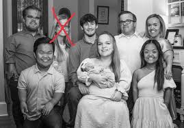 Shocking evidence of '7 Little Johnstons'This is the reason why Anna never  returned to her family again!!! What a shock!!!