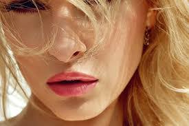 Julie Auer's Instagram, Twitter & Facebook