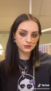 Lucy Clare McCool (lucyclaremccool)