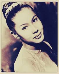 Win Min Than as a Hapa Actress