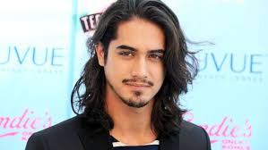 This Man Right Here Avan Jogia Ladyboners Avan Jogia Long Hair Styles Men Long Hair Styles