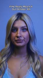 Elle Sloan's Instagram, Twitter & Facebook