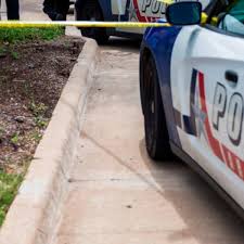 Murder suspect arrested after late-night standoff with Arlington police