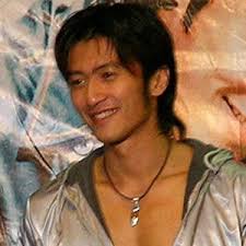 As multi talented celebrity, he . Nicholas Tse Filmschauspieler Alter Geburtstag Bio Fakten Familie Vermogen Grosse Mehr Allfamous Org