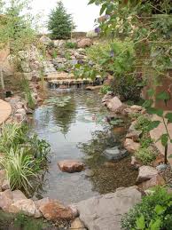 Pin Von Valarae Robertson Auf Fur Den Garten Wasserspiel Garten Gartenteich Gartenteich Selber Bauen