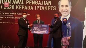 Berita baik kepada pelajar pengajian tinggi yang memerlukan bantuan pelajaran atau biasiswa. 3 100 Pelajar Ipta Ipts Terima Bantuan Awal Pengajian Youtube