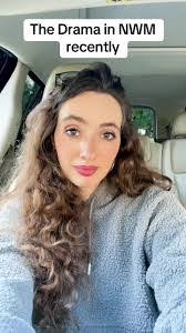 Maxi Smith's Instagram, Twitter & Facebook