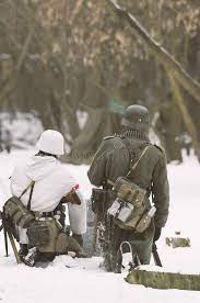 Wählen sie aus einer vielzahl ähnlicher szenen aus. Deutscher Soldat Des Wehrmacht Ohne Einen Hut Mit Sinkendem Kopf Redaktionelles Stockfoto Bild Von Februar Geschichte 108934898