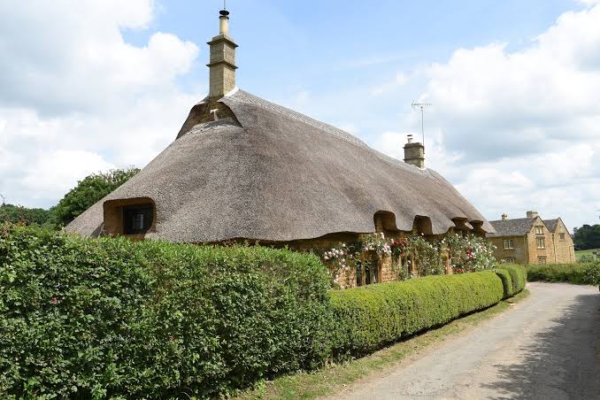 See Prince Harry, Duchess Meghan's Country Home In The Cotswolds | Us Weekly